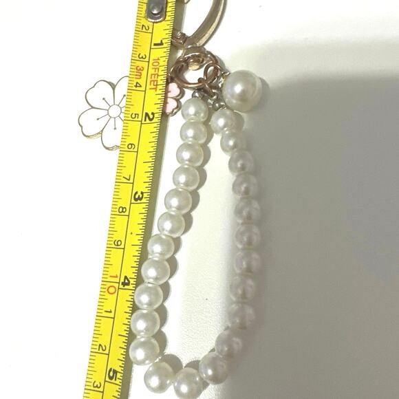 Bag/Purse charm heart shaped clasps w/strand of pearls with flowers charm.  NWT - Picture 4 of 5